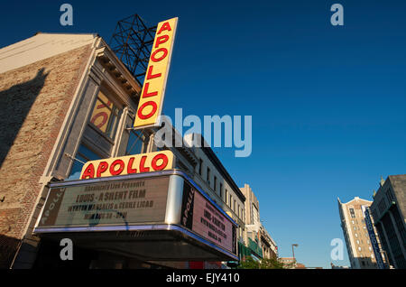 APOLLO THEATRE SIGNER CENT VINGT CINQUIÈME RUE HARLEM MANHATTAN NEW YORK USA Banque D'Images