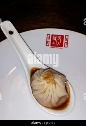 Xiaolongbao, également appelé xiao long bao ou soupe quenelles. Il s'agit d'un type d'steamed bun du Jiangnan région de Chine. Banque D'Images