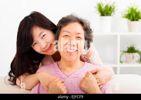 Happy mother and her daughter Banque D'Images