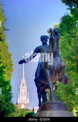 Statue de Paul Revere Boston Mall et Old North Church background Massachusetts Banque D'Images