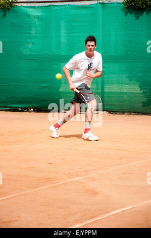 , Région d'Orenbourg, Russie, 18 juin, 2014 année. Compétitions de tennis junior Banque D'Images