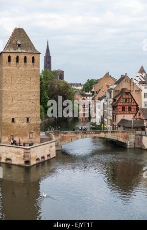 Les Ponts Couverts ponts couverts, ou des fortifications sur l'Ill, Strasbourg, France Banque D'Images