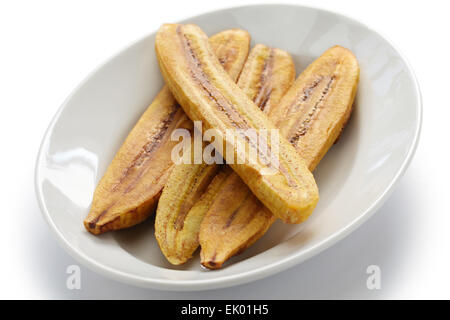 Banane plantain frit sur fond blanc Banque D'Images