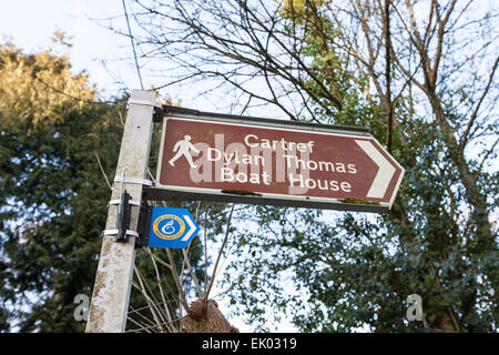 Signer, poète Dylan Thomas célèbre bateau maison donnant sur l'estuaire de la rivière Taf où il vivait.Carmarthen town, West Wales,Carmarthenshire Banque D'Images