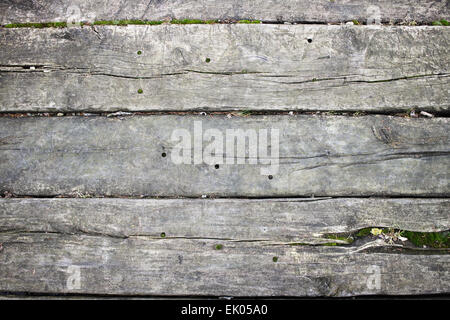 Détail de chemin en bois fabriqués à partir de vieilles bandes gris Banque D'Images