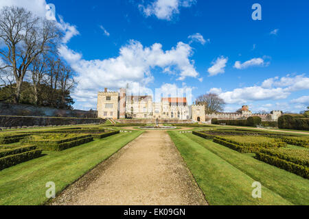 Penshurst Place, une maison de campagne du 14ème siècle, le siège de la famille de Sidney, près de Tonbridge, Kent, UK Banque D'Images