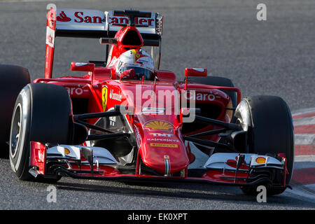 Sebastian Vettel, pilote. L'écurie Ferrari. La formule 1 jours de test sur le circuit de Catalunya. Montmelo, Espagne. 27 février 2015 Banque D'Images