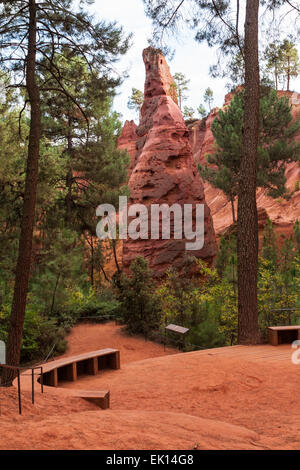 Carrière d'ocres à Roussillon, France. Banque D'Images