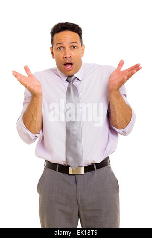 Portrait de surpris middle aged businessman sur fond blanc Banque D'Images
