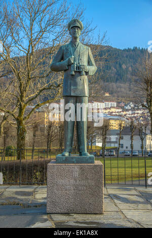 Statue du Roi Hakon VII de la Norvège, de Bergen, Norvège. Banque D'Images