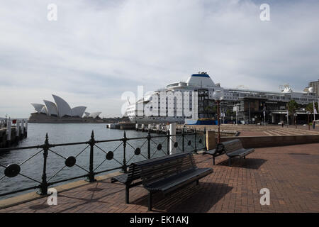 Opéra de Sydney et des navires de croisière sur Circular Quay. Banque D'Images