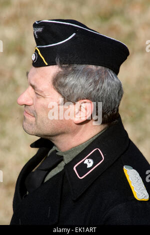 La reconstitution médiévale en Troisième Reich Guerre mondiale uniforme pendant un week-end rassemblement dans l'Ohio, aux États-Unis. Banque D'Images