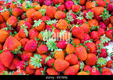 Un fond de fraises rouges frais Banque D'Images