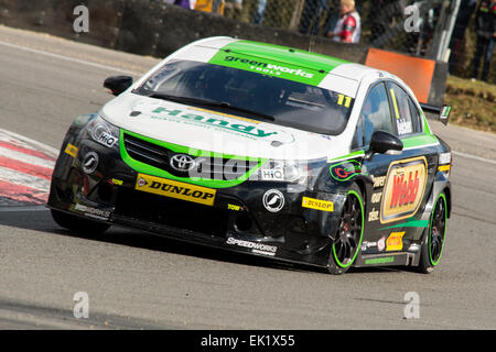 Fawkham, UK. Le 05 Avr, 2015. Dunlop MSA British Touring Car Championship à Brands Hatch, le 5 avril 2015 à FAWKHAM, LONGFIELD, Royaume-Uni. Credit : Gergo Toth/Alamy Live News Handy Motorsport Simon Belcher Banque D'Images