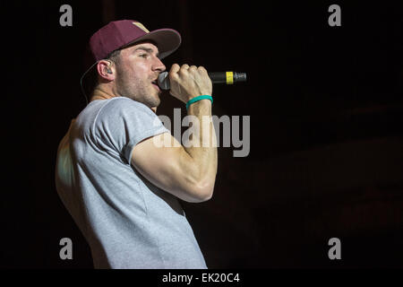 Milwaukee, Wisconsin, États-Unis. 4ème apr 2015. Musicien Country SAM HUNT effectue en concert au Rave/Eagles Ballroom à Miwaukee, Wisconsin Crédit : Daniel DeSlover/ZUMA/Alamy Fil Live News Banque D'Images