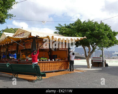 Plaza de Espana Santa Cruz de la Tenerife island iles canaries Espagne. L'espagnol de la restauration rapide de sandwichs et vente de blocage mobile Spa Banque D'Images