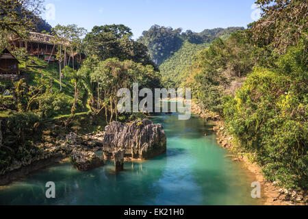 Semuc Champey près du parc de Lanquin sur le Guatemala Banque D'Images