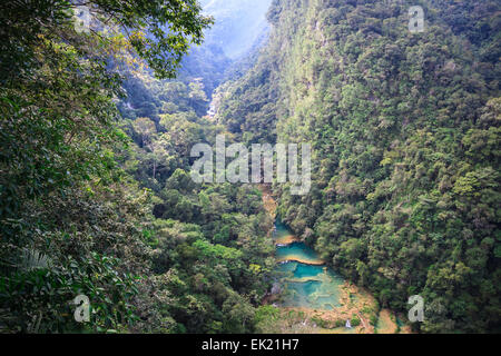 Semuc champay un parc aquatique naturel au Guatemala Banque D'Images