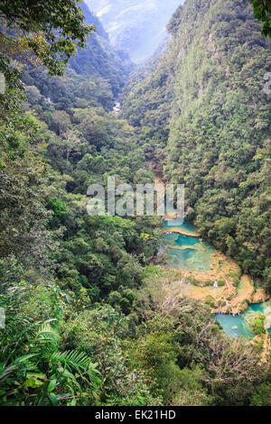 Semuc champay un parc aquatique naturel au Guatemala Banque D'Images