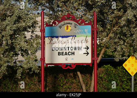 Road sign in Delray Beach, Florida, US Banque D'Images