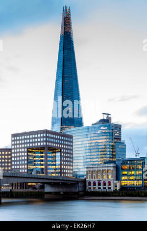 Le Shard London Bridge et quart, Londres, Angleterre Banque D'Images