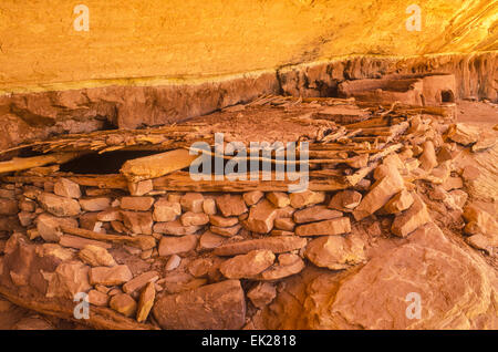 Collier cheval indiens Anasazi ruines, grainaries, Natural Bridges National Monument (Utah) Banque D'Images