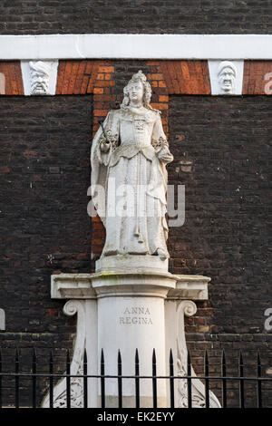 Statue de la Reine Anne, Queen Anne's Gate, Londres Banque D'Images