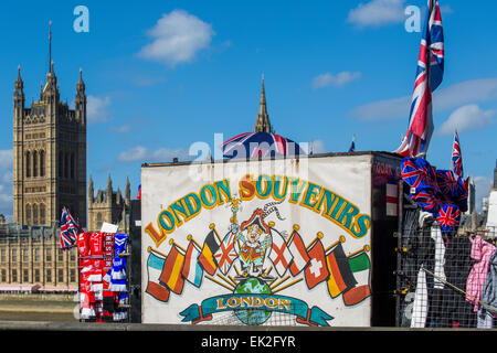 Souvenirs Stall, chambres du Parlement, Londres Banque D'Images