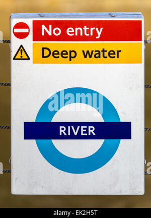 London Transport River Signes, Londres Banque D'Images