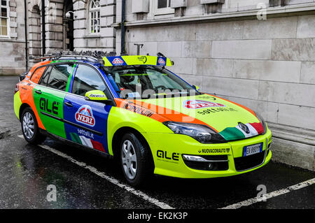 Belfast Le Irealand, 8 mai 2014 - L'équipe de Niri sottoli voiture garée dans Belfast City Hall, à l'occasion du lancement du Giro d'Italia Banque D'Images