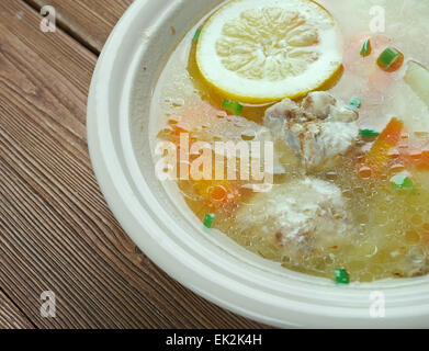 Poulet au citron Soupe Orzo close up Banque D'Images