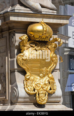 Les armoiries de la Hongrie sur la colonne de la peste monument commémoratif , Vienne, Autriche. Banque D'Images