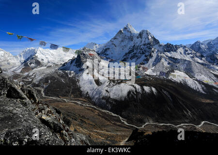 La vallée de Chhukhung, Col Dingboche, camp de base de l'Everest trek, Site du patrimoine mondial de l'UNESCO, le parc national de Sagarmatha, Solu-Khumbu Banque D'Images