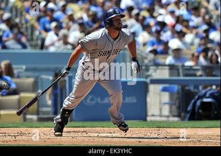 Los Angeles, CA, USA. 6ème apr 2015. San Diego Padres joueur Yonder Alonso # 23 au bâton au cours de la jeu de la Ligue Majeure de Baseball d'ouverture à domicile entre les San Diego Padres et Les Dodgers de Los Angeles au Dodger Stadium.Louis Lopez/CSM/Alamy Live News Banque D'Images