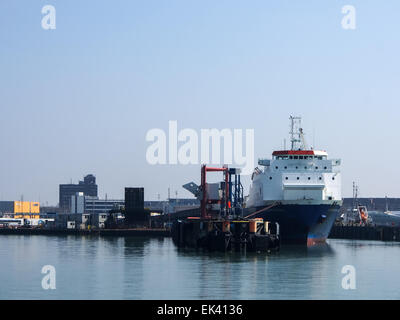 Le Condor Ferries Commodore Goodwill, navire amarré dans le port de Portsmouth, Hampshire Angleterre international Banque D'Images