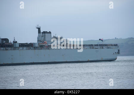 RFA Argus revient à Falmouth, publiez un déploiement en Sierra Leone à l'appui de l'urgence de l'aide d'Ebola Banque D'Images