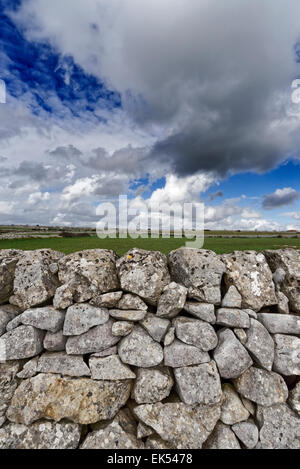 Italie, Sicile, campagne, typique sicilienne fait main mur de pierre Banque D'Images