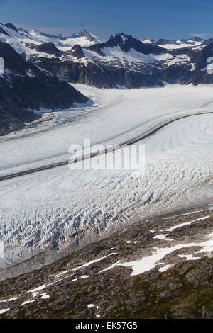 Vue aérienne de l'Herbert Glacier, la Forêt Nationale Tongass, près de Juneau, Alaska Banque D'Images