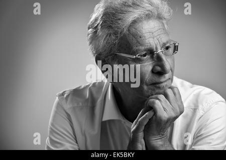 L'Italie, studio portrait af homme d'affaires d'âge moyen Banque D'Images