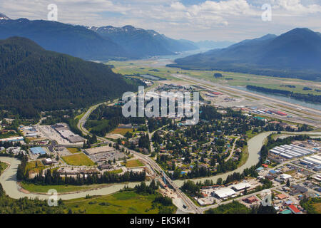 Vue aérienne de Mendenhall Valley, Juneau, Alaska. Banque D'Images