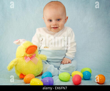 Joyeuses Pâques bébé Banque D'Images