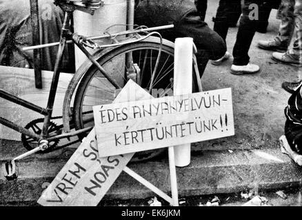 Anti-Hungarian ethniques minoritaires ethniques suite pogrom, 19 et 20 mars 1990, Bucuresti / Marosvasarhely, Transylvanie, Roumanie Banque D'Images