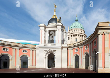 Portail de la Fortuna en face de l'église St Nicholas, Potsdam, Allemagne. Banque D'Images