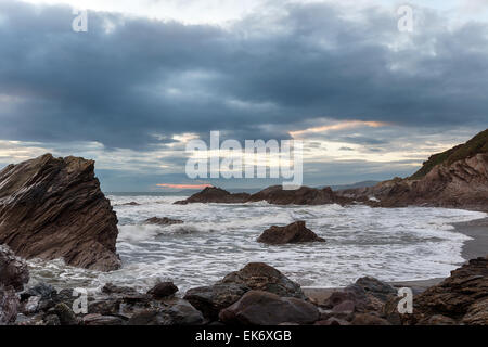 Rocky seashore Sharrow à partie de Point à Cornwall Whitsand Bay Banque D'Images