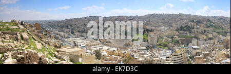 Amman, Jordanie - Mars 22,2015 : vue panoramique de Amman à partir de l'une des collines alantours la ville Banque D'Images