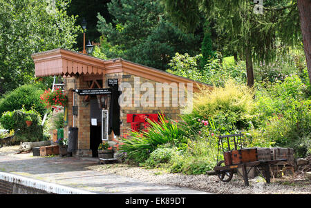 Un abri à l'Upper Arley GWR station sur la Severn Valley Railway, Worcestershire, Angleterre, Europe Banque D'Images