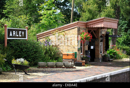 2 plate-forme à Arley, sur la Severn Valley Railway, Worcestershire, Angleterre, Europe Banque D'Images