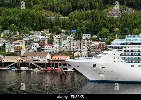 Island Princess bateau de croisière amarré à Ketchikan, Alaska, USA Banque D'Images