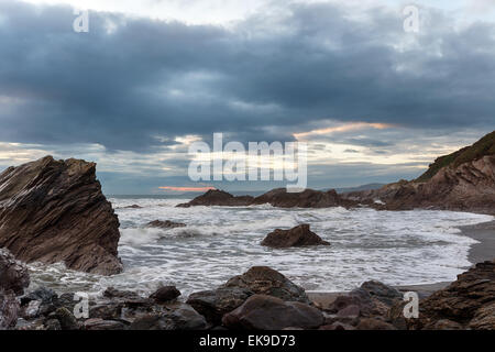 Rocky seashore Sharrow à partie de Point à Cornwall Whitsand Bay Banque D'Images