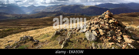 L'ordonnance Survey Trig point au sommet du siège sont tombés de haut, Parc National de Lake district, comté de Cumbria, Angleterre, Royaume-Uni. Banque D'Images